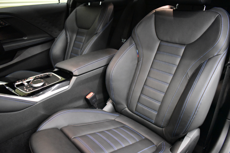 BMW 2シリーズ M240iXﾄﾞﾗｲﾌﾞ ｸｰﾍﾟ 新車保証R7年10月迄  ｶｰﾌﾞﾄﾞﾃﾞｨｽﾌﾟﾚｲ 1ｵｰﾅｰ ﾊｲﾗｲﾝP 4WD ﾋｰﾀｰ付黒革 Mｽﾎﾟｰﾂﾌﾞﾚｰｷ&ﾃﾞﾌ ACC HUD BMWﾗｲﾌﾞｺｯｸﾋﾟｯﾄ ﾅﾋﾞ全周囲ｶﾒﾗ ｱｯﾌﾟﾙｶｰﾌﾟﾚｲ LEDﾍｯﾄﾞﾗｲﾄ 19AW 2年保証