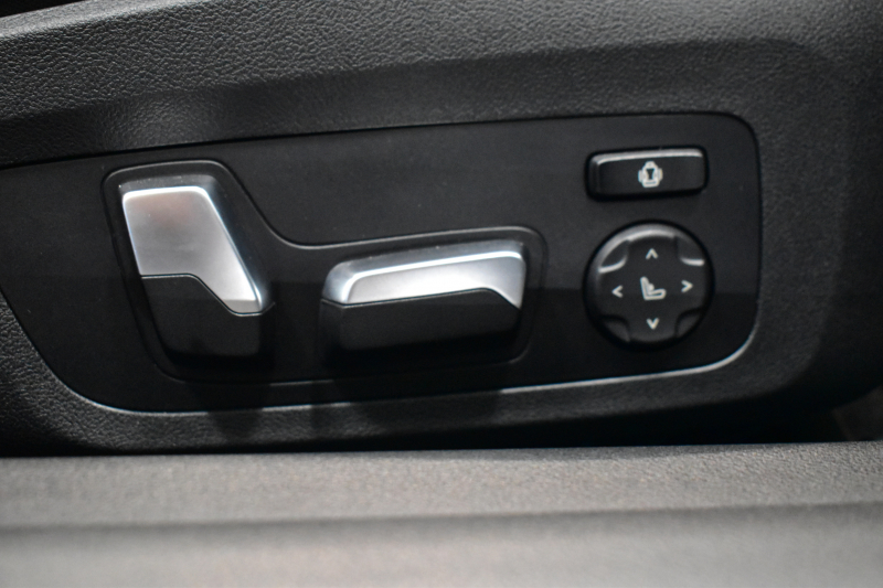 BMW 2シリーズ M240iXﾄﾞﾗｲﾌﾞ ｸｰﾍﾟ 新車保証R7年10月迄  ｶｰﾌﾞﾄﾞﾃﾞｨｽﾌﾟﾚｲ 1ｵｰﾅｰ ﾊｲﾗｲﾝP 4WD ﾋｰﾀｰ付黒革 Mｽﾎﾟｰﾂﾌﾞﾚｰｷ&ﾃﾞﾌ ACC HUD BMWﾗｲﾌﾞｺｯｸﾋﾟｯﾄ ﾅﾋﾞ全周囲ｶﾒﾗ ｱｯﾌﾟﾙｶｰﾌﾟﾚｲ LEDﾍｯﾄﾞﾗｲﾄ 19AW 2年保証