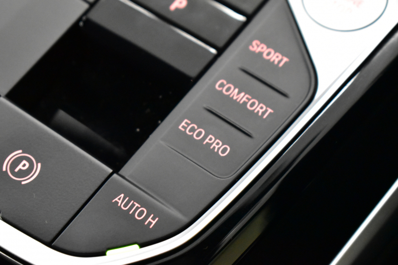 BMW 2シリーズ M240iXﾄﾞﾗｲﾌﾞ ｸｰﾍﾟ 新車保証R7年10月迄  ｶｰﾌﾞﾄﾞﾃﾞｨｽﾌﾟﾚｲ 1ｵｰﾅｰ ﾊｲﾗｲﾝP 4WD ﾋｰﾀｰ付黒革 Mｽﾎﾟｰﾂﾌﾞﾚｰｷ&ﾃﾞﾌ ACC HUD BMWﾗｲﾌﾞｺｯｸﾋﾟｯﾄ ﾅﾋﾞ全周囲ｶﾒﾗ ｱｯﾌﾟﾙｶｰﾌﾟﾚｲ LEDﾍｯﾄﾞﾗｲﾄ 19AW 2年保証