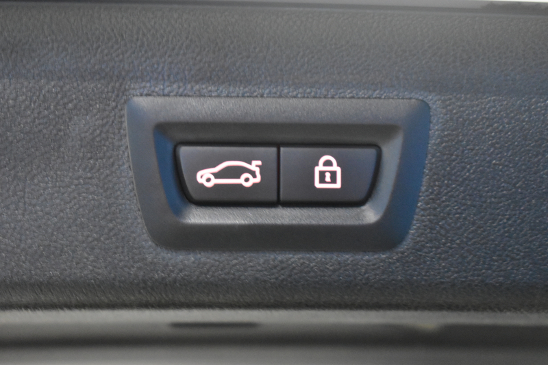 BMW 5シリーズ 523iﾂｰﾘﾝｸﾞ Mｽﾎﾟｰﾂ ｲﾉﾍﾞｰｼｮﾝ&ﾊｲﾗｲﾝP 液晶ﾒｰﾀｰ LEDﾍｯﾄﾞﾗｲﾄ 全席ﾋｰﾀｰ付黒革 追従ACC HUD ｼﾞｪｽﾁｬｰｺﾝﾄﾛｰﾙ対応ﾀｯﾁﾊﾟﾈﾙHDDﾅﾋﾞ 全周囲ｶﾒﾗ3Dﾋﾞｭｰ Pｱｼｽﾄ ﾜｲﾔﾚｽ充電 車線変更&逸脱&歩行者警告 19AW ﾃﾞｨｽﾌﾟﾚｲｷｰ 2年保証