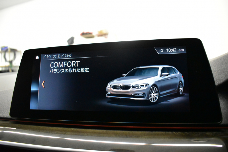 BMW 5シリーズ 523iﾂｰﾘﾝｸﾞ Mｽﾎﾟｰﾂ ｲﾉﾍﾞｰｼｮﾝ&ﾊｲﾗｲﾝP 液晶ﾒｰﾀｰ LEDﾍｯﾄﾞﾗｲﾄ 全席ﾋｰﾀｰ付黒革 追従ACC HUD ｼﾞｪｽﾁｬｰｺﾝﾄﾛｰﾙ対応ﾀｯﾁﾊﾟﾈﾙHDDﾅﾋﾞ 全周囲ｶﾒﾗ3Dﾋﾞｭｰ Pｱｼｽﾄ ﾜｲﾔﾚｽ充電 車線変更&逸脱&歩行者警告 19AW ﾃﾞｨｽﾌﾟﾚｲｷｰ 2年保証