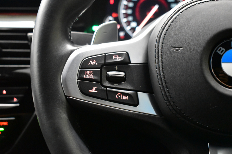 BMW 5シリーズ 523iﾂｰﾘﾝｸﾞ Mｽﾎﾟｰﾂ ｲﾉﾍﾞｰｼｮﾝ&ﾊｲﾗｲﾝP 液晶ﾒｰﾀｰ LEDﾍｯﾄﾞﾗｲﾄ 全席ﾋｰﾀｰ付黒革 追従ACC HUD ｼﾞｪｽﾁｬｰｺﾝﾄﾛｰﾙ対応ﾀｯﾁﾊﾟﾈﾙHDDﾅﾋﾞ 全周囲ｶﾒﾗ3Dﾋﾞｭｰ Pｱｼｽﾄ ﾜｲﾔﾚｽ充電 車線変更&逸脱&歩行者警告 19AW ﾃﾞｨｽﾌﾟﾚｲｷｰ 2年保証