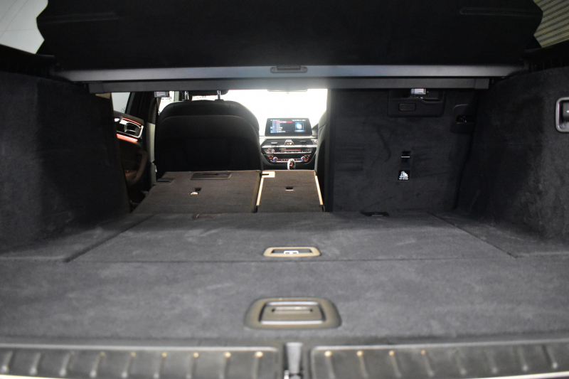 BMW 5シリーズ 523iﾂｰﾘﾝｸﾞ Mｽﾎﾟｰﾂ ｲﾉﾍﾞｰｼｮﾝ&ﾊｲﾗｲﾝP 液晶ﾒｰﾀｰ LEDﾍｯﾄﾞﾗｲﾄ 全席ﾋｰﾀｰ付黒革 追従ACC HUD ｼﾞｪｽﾁｬｰｺﾝﾄﾛｰﾙ対応ﾀｯﾁﾊﾟﾈﾙHDDﾅﾋﾞ 全周囲ｶﾒﾗ3Dﾋﾞｭｰ Pｱｼｽﾄ ﾜｲﾔﾚｽ充電 車線変更&逸脱&歩行者警告 19AW ﾃﾞｨｽﾌﾟﾚｲｷｰ 2年保証