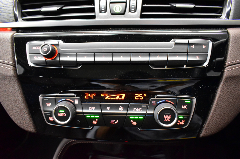 BMW X1 Xdrive18d Xﾗｲﾝ LCI後期 ﾌｪｲｽﾘﾌﾄ後ﾓﾃﾞﾙ 4WD ｾﾚｸﾄ&ｱﾄﾞﾊﾞﾝｽﾄﾞｱｸﾃｨﾌﾞｾｰﾌﾃｨ&ﾊｲﾗｲﾝ&ｺﾝﾌｫｰﾄP ﾊﾟﾉﾗﾏｻﾝR 追従ACC ﾋｰﾀｰ付電動ﾓｶﾚｻﾞｰ LEDﾍｯﾄﾞﾗｲﾄ 18AW 車線逸脱&歩行者警告 ﾀｯﾁﾊﾟﾈﾙHDDﾅﾋﾞBｶﾒﾗPｱｼｽﾄ 電動Rｹﾞｰﾄ ｽﾏｰﾄｷｰ 2年保証