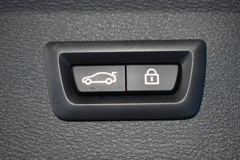 BMW X1 Xdrive18d Xﾗｲﾝ LCI後期 ﾌｪｲｽﾘﾌﾄ後ﾓﾃﾞﾙ 4WD ｾﾚｸﾄ&ｱﾄﾞﾊﾞﾝｽﾄﾞｱｸﾃｨﾌﾞｾｰﾌﾃｨ&ﾊｲﾗｲﾝ&ｺﾝﾌｫｰﾄP ﾊﾟﾉﾗﾏｻﾝR 追従ACC ﾋｰﾀｰ付電動ﾓｶﾚｻﾞｰ LEDﾍｯﾄﾞﾗｲﾄ 18AW 車線逸脱&歩行者警告 ﾀｯﾁﾊﾟﾈﾙHDDﾅﾋﾞBｶﾒﾗPｱｼｽﾄ 電動Rｹﾞｰﾄ ｽﾏｰﾄｷｰ 2年保証