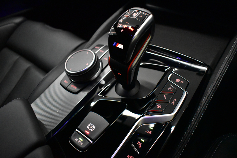 BMW Mシリーズ M5 V8ﾂｲﾝﾀｰﾎﾞ600馬力 MxDrive（4WD/2WD切替可）ｺﾝﾌｫｰﾄP  全席ﾋｰﾀｰ&前席ﾍﾞﾝﾁﾚｰｼｮﾝ&ﾏｯｻｰｼﾞ付ﾌﾞﾗｯｸﾚｻﾞｰ ｽﾃｱﾘﾝｸﾞﾋｰﾀｰ ｱﾝﾋﾞｴﾝﾄｴｱP  追従ACC LCW LEDﾍｯﾄﾞﾗｲﾄ HUD ﾀﾞｰｸｶｰﾎﾞﾝｱﾙﾐｲﾝﾃﾘｱ 液晶ﾒｰﾀｰ 3Dﾋﾞｭｰ 20AW 2年保証