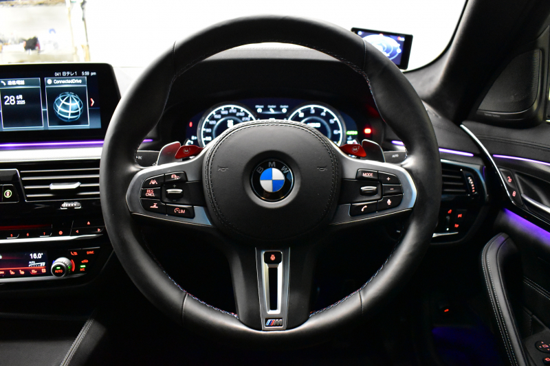 BMW Mシリーズ M5 V8ﾂｲﾝﾀｰﾎﾞ600馬力 MxDrive（4WD/2WD切替可）ｺﾝﾌｫｰﾄP  全席ﾋｰﾀｰ&前席ﾍﾞﾝﾁﾚｰｼｮﾝ&ﾏｯｻｰｼﾞ付ﾌﾞﾗｯｸﾚｻﾞｰ ｽﾃｱﾘﾝｸﾞﾋｰﾀｰ ｱﾝﾋﾞｴﾝﾄｴｱP  追従ACC LCW LEDﾍｯﾄﾞﾗｲﾄ HUD ﾀﾞｰｸｶｰﾎﾞﾝｱﾙﾐｲﾝﾃﾘｱ 液晶ﾒｰﾀｰ 3Dﾋﾞｭｰ 20AW 2年保証