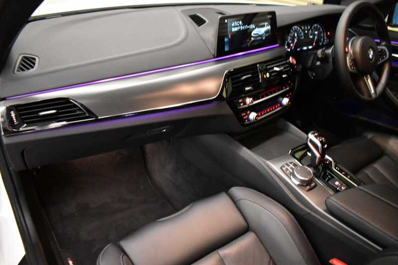 BMW Mシリーズ M5 V8ﾂｲﾝﾀｰﾎﾞ600馬力 MxDrive（4WD/2WD切替可）ｺﾝﾌｫｰﾄP  全席ﾋｰﾀｰ&前席ﾍﾞﾝﾁﾚｰｼｮﾝ&ﾏｯｻｰｼﾞ付ﾌﾞﾗｯｸﾚｻﾞｰ ｽﾃｱﾘﾝｸﾞﾋｰﾀｰ ｱﾝﾋﾞｴﾝﾄｴｱP  追従ACC LCW LEDﾍｯﾄﾞﾗｲﾄ HUD ﾀﾞｰｸｶｰﾎﾞﾝｱﾙﾐｲﾝﾃﾘｱ 液晶ﾒｰﾀｰ 3Dﾋﾞｭｰ 20AW 2年保証