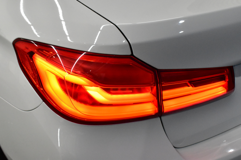 BMW 5シリーズ 523d Mｽﾎﾟｰﾂ ｲﾉﾍﾞｰｼｮﾝ&ﾊｲﾗｲﾝP 全席ﾋｰﾀｰ付黒革 LEDﾍｯﾄﾞﾗｲﾄ 追従ACC HUD ｼﾞｪｽﾁｬｰCﾀｯﾁﾊﾟﾈﾙ対応iﾄﾞﾗｲﾌﾞHDDﾅﾋﾞﾌﾙｾｸﾞ 全周囲ｶﾒﾗ3Dﾋﾞｭｰ 車線変更&逸脱警告 衝突軽減B 電動ﾄﾗﾝｸ 19AW 液晶ﾒｰﾀｰ ﾜｲﾔﾚｽ充電 2年保証