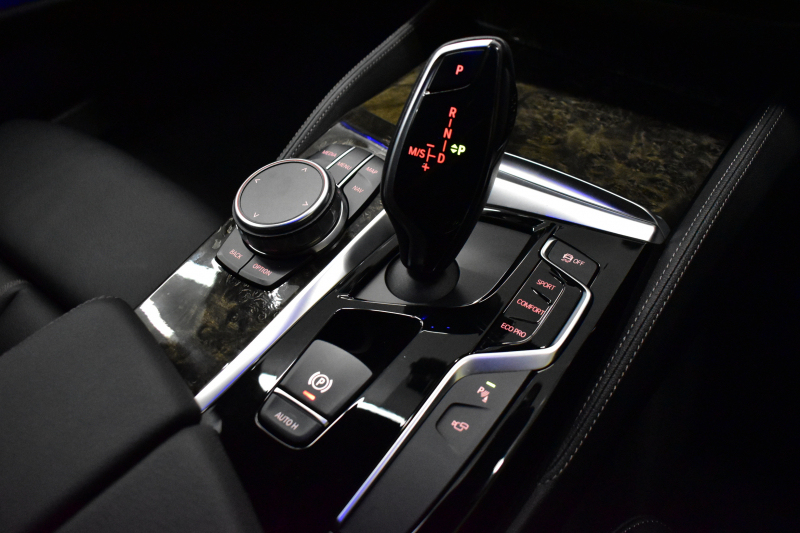 BMW 5シリーズ 523d Mｽﾎﾟｰﾂ ｲﾉﾍﾞｰｼｮﾝ&ﾊｲﾗｲﾝP 全席ﾋｰﾀｰ付黒革 LEDﾍｯﾄﾞﾗｲﾄ 追従ACC HUD ｼﾞｪｽﾁｬｰCﾀｯﾁﾊﾟﾈﾙ対応iﾄﾞﾗｲﾌﾞHDDﾅﾋﾞﾌﾙｾｸﾞ 全周囲ｶﾒﾗ3Dﾋﾞｭｰ 車線変更&逸脱警告 衝突軽減B 電動ﾄﾗﾝｸ 19AW 液晶ﾒｰﾀｰ ﾜｲﾔﾚｽ充電 2年保証