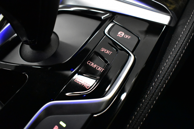 BMW 5シリーズ 523d Mｽﾎﾟｰﾂ ｲﾉﾍﾞｰｼｮﾝ&ﾊｲﾗｲﾝP 全席ﾋｰﾀｰ付黒革 LEDﾍｯﾄﾞﾗｲﾄ 追従ACC HUD ｼﾞｪｽﾁｬｰCﾀｯﾁﾊﾟﾈﾙ対応iﾄﾞﾗｲﾌﾞHDDﾅﾋﾞﾌﾙｾｸﾞ 全周囲ｶﾒﾗ3Dﾋﾞｭｰ 車線変更&逸脱警告 衝突軽減B 電動ﾄﾗﾝｸ 19AW 液晶ﾒｰﾀｰ ﾜｲﾔﾚｽ充電 2年保証