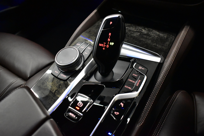 BMW 5シリーズ 523d Xﾄﾞﾗｲﾌﾞ ﾂｰﾘﾝｸﾞ Mｽﾎﾟｰﾂ LCI後期 ｴｸｽｸﾙｰｼﾌﾞﾅｯﾊﾟﾚｻﾞｰP 全席ﾋｰﾀｰ付ｴｸｽｸﾙｰｼﾌﾞﾅｯﾊﾟﾓｶﾚｻﾞｰ 新ﾃﾞｻﾞｲﾝLEDﾍｯﾄﾞﾗｲﾄ ACC HUD 19AW 可変ｻｽﾍﾟﾝｼｮﾝ ﾗｲﾌﾞｺｸﾋﾟｯﾄ ﾀｯﾁﾊﾟﾈﾙﾅﾋﾞTV3Dﾋﾞｭｰ 電動Rｹﾞｰﾄ ｽﾏｰﾄｷｰ 2年保証