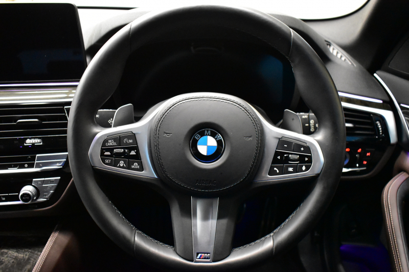 BMW 5シリーズ 523d Xﾄﾞﾗｲﾌﾞ ﾂｰﾘﾝｸﾞ Mｽﾎﾟｰﾂ LCI後期 ｴｸｽｸﾙｰｼﾌﾞﾅｯﾊﾟﾚｻﾞｰP 全席ﾋｰﾀｰ付ｴｸｽｸﾙｰｼﾌﾞﾅｯﾊﾟﾓｶﾚｻﾞｰ 新ﾃﾞｻﾞｲﾝLEDﾍｯﾄﾞﾗｲﾄ ACC HUD 19AW 可変ｻｽﾍﾟﾝｼｮﾝ ﾗｲﾌﾞｺｸﾋﾟｯﾄ ﾀｯﾁﾊﾟﾈﾙﾅﾋﾞTV3Dﾋﾞｭｰ 電動Rｹﾞｰﾄ ｽﾏｰﾄｷｰ 2年保証