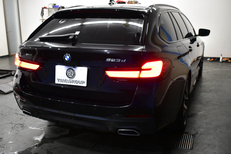 BMW 5シリーズ 523d Xﾄﾞﾗｲﾌﾞ ﾂｰﾘﾝｸﾞ Mｽﾎﾟｰﾂ LCI後期 ｴｸｽｸﾙｰｼﾌﾞﾅｯﾊﾟﾚｻﾞｰP 全席ﾋｰﾀｰ付ｴｸｽｸﾙｰｼﾌﾞﾅｯﾊﾟﾓｶﾚｻﾞｰ 新ﾃﾞｻﾞｲﾝLEDﾍｯﾄﾞﾗｲﾄ ACC HUD 19AW 可変ｻｽﾍﾟﾝｼｮﾝ ﾗｲﾌﾞｺｸﾋﾟｯﾄ ﾀｯﾁﾊﾟﾈﾙﾅﾋﾞTV3Dﾋﾞｭｰ 電動Rｹﾞｰﾄ ｽﾏｰﾄｷｰ 2年保証