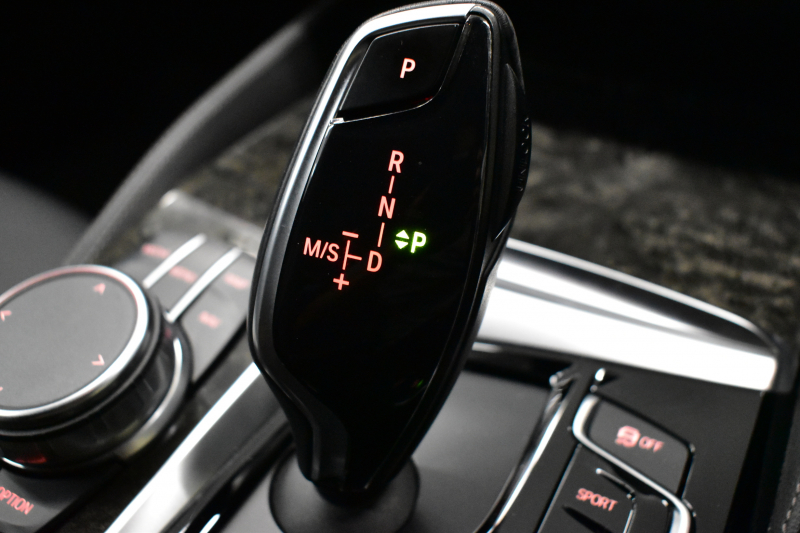 BMW 5シリーズ 523dﾂｰﾘﾝｸﾞ Mｽﾎﾟｰﾂ ｲﾉﾍﾞｰｼｮﾝ&ﾊｲﾗｲﾝP 全席ﾋｰﾀｰ付黒革 LEDﾍｯﾄﾞﾗｲﾄ 追従ACC HUD 車線変更&逸脱警告 衝突軽減B ｼﾞｪｽﾁｬｰCﾀｯﾁﾊﾟﾈﾙ対応iﾄﾞﾗｲﾌﾞHDDﾅﾋﾞ ﾌﾙｾｸﾞ 全周囲ｶﾒﾗ3Dﾋﾞｭｰ  電動Rｹﾞｰﾄ 19AW 液晶ﾒｰﾀｰ ﾜｲﾔﾚｽ充電 2年保証