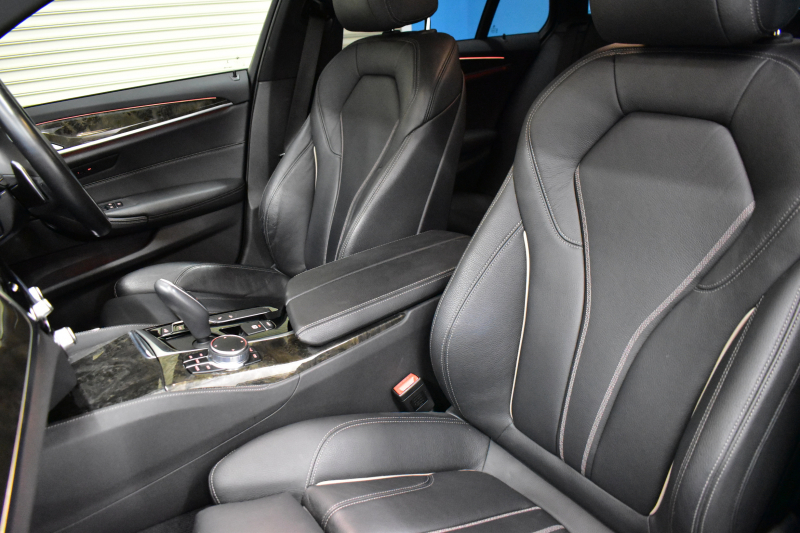 BMW 5シリーズ 523dﾂｰﾘﾝｸﾞ Mｽﾎﾟｰﾂ ｲﾉﾍﾞｰｼｮﾝ&ﾊｲﾗｲﾝP 全席ﾋｰﾀｰ付黒革 LEDﾍｯﾄﾞﾗｲﾄ 追従ACC HUD 車線変更&逸脱警告 衝突軽減B ｼﾞｪｽﾁｬｰCﾀｯﾁﾊﾟﾈﾙ対応iﾄﾞﾗｲﾌﾞHDDﾅﾋﾞ ﾌﾙｾｸﾞ 全周囲ｶﾒﾗ3Dﾋﾞｭｰ  電動Rｹﾞｰﾄ 19AW 液晶ﾒｰﾀｰ ﾜｲﾔﾚｽ充電 2年保証