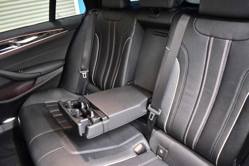 BMW 5シリーズ 523dﾂｰﾘﾝｸﾞ Mｽﾎﾟｰﾂ ｲﾉﾍﾞｰｼｮﾝ&ﾊｲﾗｲﾝP 全席ﾋｰﾀｰ付黒革 LEDﾍｯﾄﾞﾗｲﾄ 追従ACC HUD 車線変更&逸脱警告 衝突軽減B ｼﾞｪｽﾁｬｰCﾀｯﾁﾊﾟﾈﾙ対応iﾄﾞﾗｲﾌﾞHDDﾅﾋﾞ ﾌﾙｾｸﾞ 全周囲ｶﾒﾗ3Dﾋﾞｭｰ  電動Rｹﾞｰﾄ 19AW 液晶ﾒｰﾀｰ ﾜｲﾔﾚｽ充電 2年保証