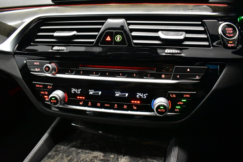 BMW 5シリーズ 523dﾂｰﾘﾝｸﾞ Mｽﾎﾟｰﾂ ｲﾉﾍﾞｰｼｮﾝ&ﾊｲﾗｲﾝP 全席ﾋｰﾀｰ付黒革 LEDﾍｯﾄﾞﾗｲﾄ 追従ACC HUD 車線変更&逸脱警告 衝突軽減B ｼﾞｪｽﾁｬｰCﾀｯﾁﾊﾟﾈﾙ対応iﾄﾞﾗｲﾌﾞHDDﾅﾋﾞ ﾌﾙｾｸﾞ 全周囲ｶﾒﾗ3Dﾋﾞｭｰ  電動Rｹﾞｰﾄ 19AW 液晶ﾒｰﾀｰ ﾜｲﾔﾚｽ充電 2年保証