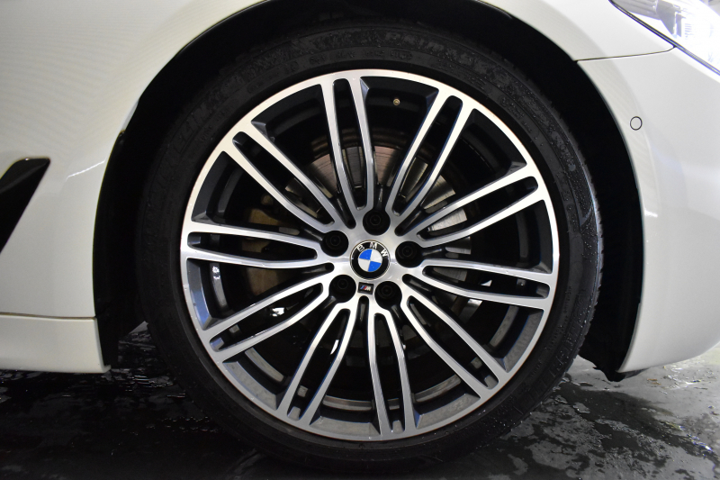 BMW 5シリーズ 523dﾂｰﾘﾝｸﾞ Mｽﾎﾟｰﾂ ｲﾉﾍﾞｰｼｮﾝ&ﾊｲﾗｲﾝP 全席ﾋｰﾀｰ付黒革 LEDﾍｯﾄﾞﾗｲﾄ 追従ACC HUD 車線変更&逸脱警告 衝突軽減B ｼﾞｪｽﾁｬｰCﾀｯﾁﾊﾟﾈﾙ対応iﾄﾞﾗｲﾌﾞHDDﾅﾋﾞ ﾌﾙｾｸﾞ 全周囲ｶﾒﾗ3Dﾋﾞｭｰ  電動Rｹﾞｰﾄ 19AW 液晶ﾒｰﾀｰ ﾜｲﾔﾚｽ充電 2年保証