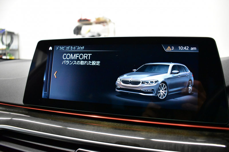 BMW 5シリーズ 523dﾂｰﾘﾝｸﾞ Mｽﾎﾟｰﾂ ｲﾉﾍﾞｰｼｮﾝ&ﾊｲﾗｲﾝP 全席ﾋｰﾀｰ付黒革 LEDﾍｯﾄﾞﾗｲﾄ 追従ACC HUD 車線変更&逸脱警告 衝突軽減B ｼﾞｪｽﾁｬｰCﾀｯﾁﾊﾟﾈﾙ対応iﾄﾞﾗｲﾌﾞHDDﾅﾋﾞ ﾌﾙｾｸﾞ 全周囲ｶﾒﾗ3Dﾋﾞｭｰ  電動Rｹﾞｰﾄ 19AW 液晶ﾒｰﾀｰ ﾜｲﾔﾚｽ充電 2年保証