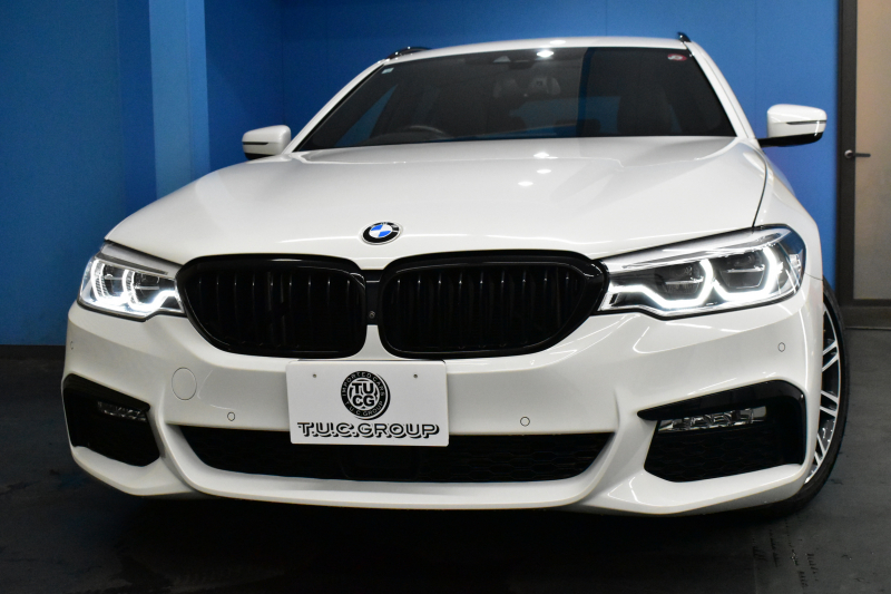 BMW 5シリーズ 523dﾂｰﾘﾝｸﾞ Mｽﾎﾟｰﾂ ｲﾉﾍﾞｰｼｮﾝ&ﾊｲﾗｲﾝP 全席ﾋｰﾀｰ付黒革 LEDﾍｯﾄﾞﾗｲﾄ 追従ACC HUD 車線変更&逸脱警告 衝突軽減B ｼﾞｪｽﾁｬｰCﾀｯﾁﾊﾟﾈﾙ対応iﾄﾞﾗｲﾌﾞHDDﾅﾋﾞ ﾌﾙｾｸﾞ 全周囲ｶﾒﾗ3Dﾋﾞｭｰ  電動Rｹﾞｰﾄ 19AW 液晶ﾒｰﾀｰ ﾜｲﾔﾚｽ充電 2年保証