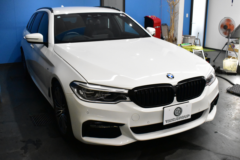 BMW 5シリーズ 523dﾂｰﾘﾝｸﾞ Mｽﾎﾟｰﾂ ｲﾉﾍﾞｰｼｮﾝ&ﾊｲﾗｲﾝP 全席ﾋｰﾀｰ付黒革 LEDﾍｯﾄﾞﾗｲﾄ 追従ACC HUD 車線変更&逸脱警告 衝突軽減B ｼﾞｪｽﾁｬｰCﾀｯﾁﾊﾟﾈﾙ対応iﾄﾞﾗｲﾌﾞHDDﾅﾋﾞ ﾌﾙｾｸﾞ 全周囲ｶﾒﾗ3Dﾋﾞｭｰ  電動Rｹﾞｰﾄ 19AW 液晶ﾒｰﾀｰ ﾜｲﾔﾚｽ充電 2年保証