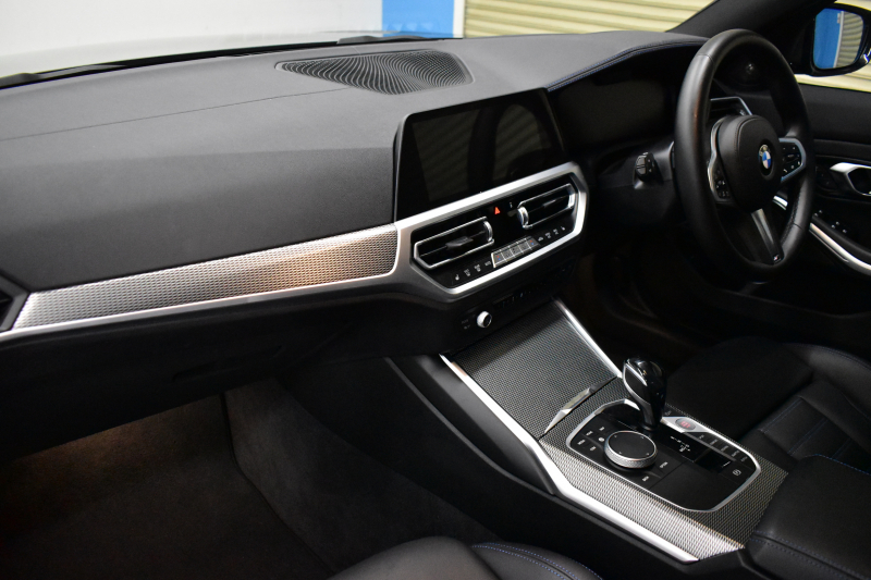 BMW 3シリーズ M340i Xﾄﾞﾗｲﾌﾞ ｲﾉﾍﾞｰｼｮﾝP ﾋｰﾀｰ付黒革 全周囲ｶﾒﾗ ACC HUD ﾚｰｻﾞｰLEDﾗｲﾄ 可変Mｻｽ 19AW Mｽﾎﾟｰﾂﾌﾞﾚｰｷ&ﾃﾞﾌ ｼﾞｪｽﾁｬｰC付ﾀｯﾁﾊﾟﾈﾙﾅﾋﾋﾞ ﾊｰﾏﾝｶｰﾄﾞﾝ 側面衝突&車線変更&逸脱警告 2年保証