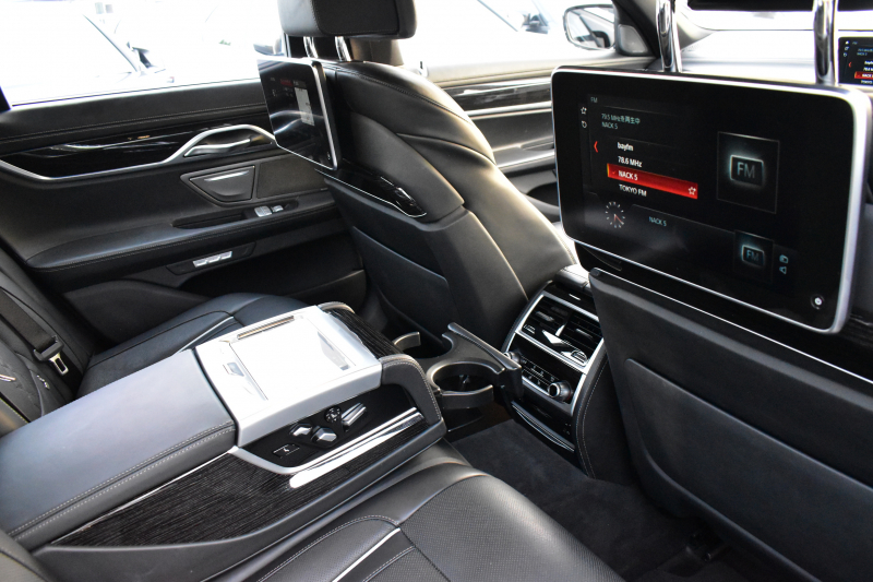 BMW 7シリーズ 740i Mｽﾎﾟｰﾂ ﾘｱｺﾝﾌｫｰﾄP ﾘｱｴﾝﾀｰﾃｲﾒﾝﾄP ｻﾝﾙｰﾌ BMWﾚｰｻﾞｰLED 前席ﾏｯｻｰｼﾞ 全席ﾋｰﾀｰ&ﾍﾞﾝﾁﾚｰｼｮﾝ付黒革 ACC HUD ﾊｰﾏﾝｶｰﾄﾞﾝ ｼﾞｪｽﾁｬｰｺﾝﾄﾛｰﾙ ﾀｯﾁﾊﾟﾈﾙﾅﾋﾞ3Dﾋﾞｭｰ LCW 液晶ﾒｰﾀｰ 20AW ﾃﾞｨｽﾌﾟﾚｲｷｰ ﾘﾓｰﾄP 2年保証