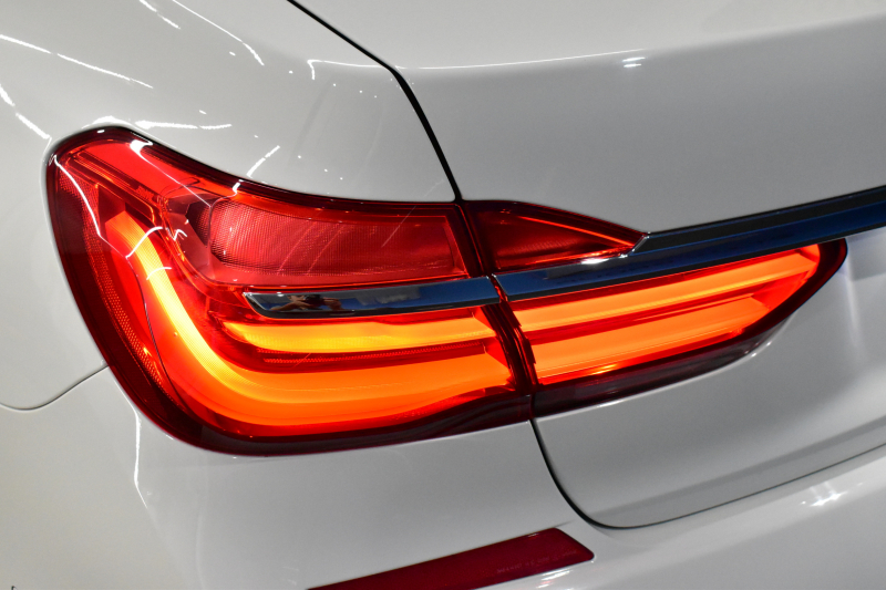 BMW 7シリーズ 740i Mｽﾎﾟｰﾂ ﾘｱｺﾝﾌｫｰﾄP ﾘｱｴﾝﾀｰﾃｲﾒﾝﾄP ｻﾝﾙｰﾌ BMWﾚｰｻﾞｰLED 前席ﾏｯｻｰｼﾞ 全席ﾋｰﾀｰ&ﾍﾞﾝﾁﾚｰｼｮﾝ付黒革 ACC HUD ﾊｰﾏﾝｶｰﾄﾞﾝ ｼﾞｪｽﾁｬｰｺﾝﾄﾛｰﾙ ﾀｯﾁﾊﾟﾈﾙﾅﾋﾞ3Dﾋﾞｭｰ LCW 液晶ﾒｰﾀｰ 20AW ﾃﾞｨｽﾌﾟﾚｲｷｰ ﾘﾓｰﾄP 2年保証