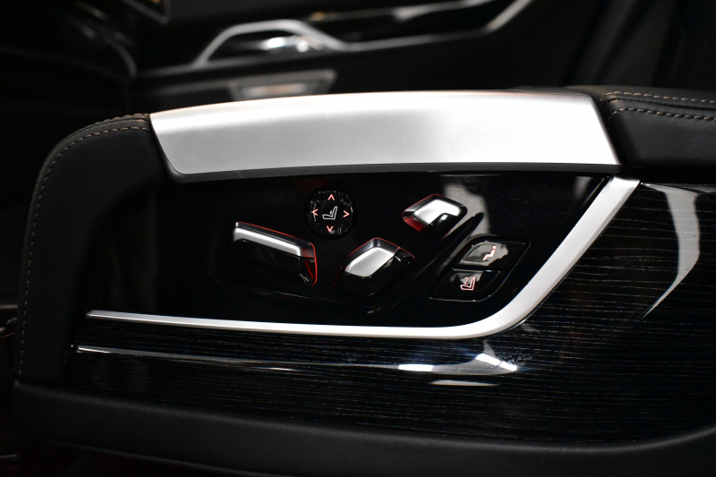 BMW 7シリーズ 740i Mｽﾎﾟｰﾂ ﾘｱｺﾝﾌｫｰﾄP ﾘｱｴﾝﾀｰﾃｲﾒﾝﾄP ｻﾝﾙｰﾌ BMWﾚｰｻﾞｰLED 前席ﾏｯｻｰｼﾞ 全席ﾋｰﾀｰ&ﾍﾞﾝﾁﾚｰｼｮﾝ付黒革 ACC HUD ﾊｰﾏﾝｶｰﾄﾞﾝ ｼﾞｪｽﾁｬｰｺﾝﾄﾛｰﾙ ﾀｯﾁﾊﾟﾈﾙﾅﾋﾞ3Dﾋﾞｭｰ LCW 液晶ﾒｰﾀｰ 20AW ﾃﾞｨｽﾌﾟﾚｲｷｰ ﾘﾓｰﾄP 2年保証