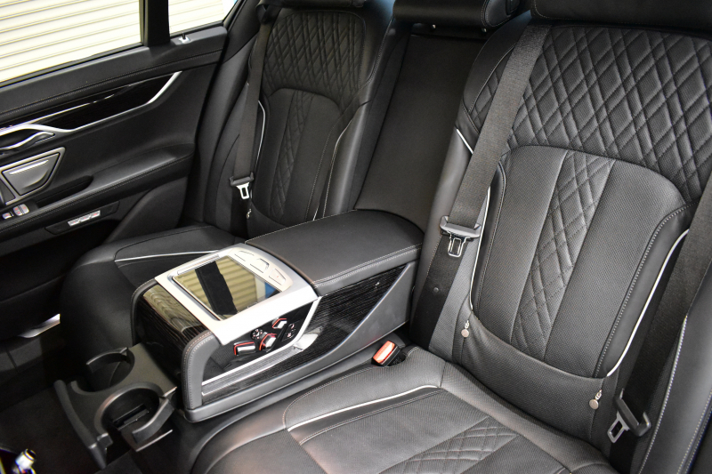 BMW 7シリーズ 740i Mｽﾎﾟｰﾂ ﾘｱｺﾝﾌｫｰﾄP ﾘｱｴﾝﾀｰﾃｲﾒﾝﾄP ｻﾝﾙｰﾌ BMWﾚｰｻﾞｰLED 前席ﾏｯｻｰｼﾞ 全席ﾋｰﾀｰ&ﾍﾞﾝﾁﾚｰｼｮﾝ付黒革 ACC HUD ﾊｰﾏﾝｶｰﾄﾞﾝ ｼﾞｪｽﾁｬｰｺﾝﾄﾛｰﾙ ﾀｯﾁﾊﾟﾈﾙﾅﾋﾞ3Dﾋﾞｭｰ LCW 液晶ﾒｰﾀｰ 20AW ﾃﾞｨｽﾌﾟﾚｲｷｰ ﾘﾓｰﾄP 2年保証