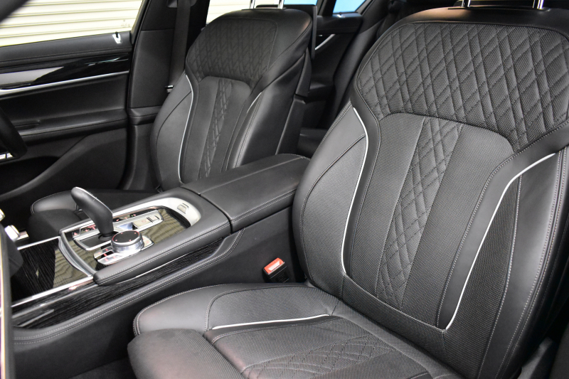 BMW 7シリーズ 740i Mｽﾎﾟｰﾂ ﾘｱｺﾝﾌｫｰﾄP ﾘｱｴﾝﾀｰﾃｲﾒﾝﾄP ｻﾝﾙｰﾌ BMWﾚｰｻﾞｰLED 前席ﾏｯｻｰｼﾞ 全席ﾋｰﾀｰ&ﾍﾞﾝﾁﾚｰｼｮﾝ付黒革 ACC HUD ﾊｰﾏﾝｶｰﾄﾞﾝ ｼﾞｪｽﾁｬｰｺﾝﾄﾛｰﾙ ﾀｯﾁﾊﾟﾈﾙﾅﾋﾞ3Dﾋﾞｭｰ LCW 液晶ﾒｰﾀｰ 20AW ﾃﾞｨｽﾌﾟﾚｲｷｰ ﾘﾓｰﾄP 2年保証