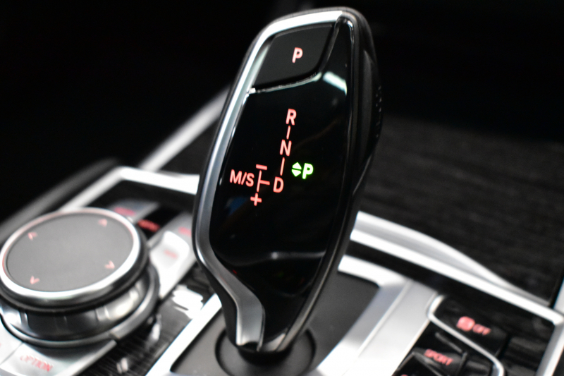 BMW 7シリーズ 740i Mｽﾎﾟｰﾂ ﾘｱｺﾝﾌｫｰﾄP ﾘｱｴﾝﾀｰﾃｲﾒﾝﾄP ｻﾝﾙｰﾌ BMWﾚｰｻﾞｰLED 前席ﾏｯｻｰｼﾞ 全席ﾋｰﾀｰ&ﾍﾞﾝﾁﾚｰｼｮﾝ付黒革 ACC HUD ﾊｰﾏﾝｶｰﾄﾞﾝ ｼﾞｪｽﾁｬｰｺﾝﾄﾛｰﾙ ﾀｯﾁﾊﾟﾈﾙﾅﾋﾞ3Dﾋﾞｭｰ LCW 液晶ﾒｰﾀｰ 20AW ﾃﾞｨｽﾌﾟﾚｲｷｰ ﾘﾓｰﾄP 2年保証