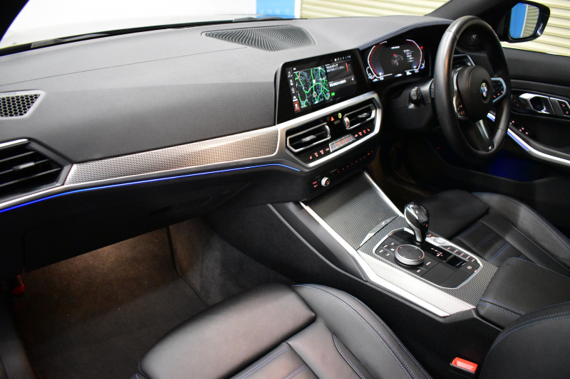 BMW 3シリーズ M340i Xﾄﾞﾗｲﾌﾞ ｲﾉﾍﾞｰｼｮﾝP ﾋｰﾀｰ付黒革 ACC HUD ﾚｰｻﾞｰLEDﾗｲﾄ 可変Mｻｽ 19AW Mｽﾎﾟｰﾂﾌﾞﾚｰｷ&ﾃﾞﾌ ｼﾞｪｽﾁｬｰC付ﾀｯﾁﾊﾟﾈﾙﾅﾋﾞ全周囲ｶﾒﾗ ﾊｰﾏﾝｶｰﾄﾞﾝ 側面衝突&車線変更&逸脱警告 2年保証