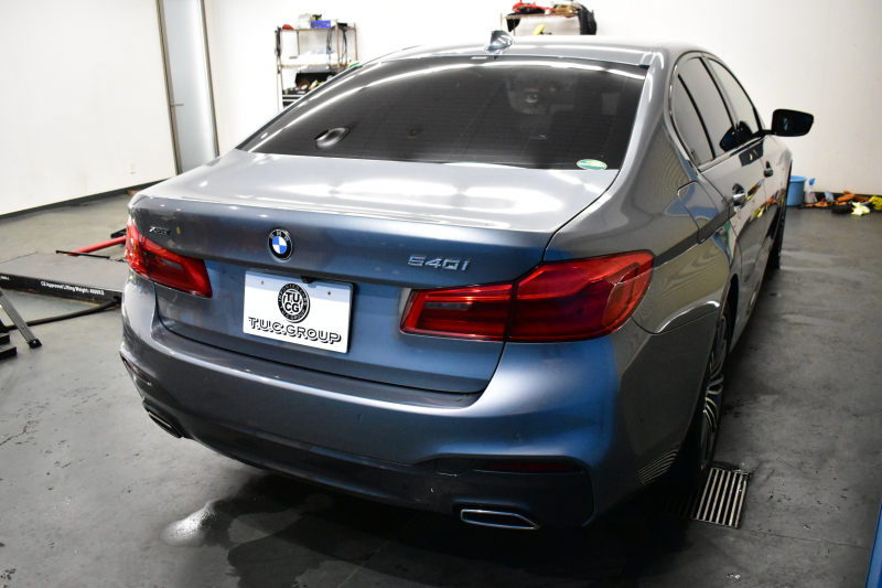 BMW 5シリーズ 540i xDrive Mｽﾎﾟｰﾂ 型式変更後ﾓﾃﾞﾙ(JS30) ﾗｲﾌﾞｺｯｸﾋﾟｯﾄ ｺﾝﾌｫｰﾄP Fﾏｯｻｰｼﾞ&ﾍﾞﾝﾁﾚｰｼｮﾝ 全席ﾋｰﾀｰ付黒革 ｿﾌﾄｸﾛｰｽﾞﾄﾞｱ ACC HUD LEDﾍｯﾄﾞﾗｲﾄ 全周囲ｶﾒﾗ Pｱｼｽﾄ ﾌﾙｾｸﾞ 車線変更&逸脱&歩行者警告 衝突軽減B Mｽﾎﾟｰﾂﾌﾞﾚｰｷ 19AW 可変ｻｽ  2年保証