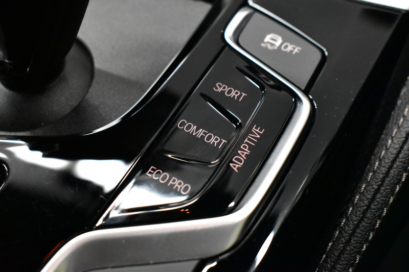 BMW 5シリーズ 540i xDrive Mｽﾎﾟｰﾂ 型式変更後ﾓﾃﾞﾙ(JS30) ﾗｲﾌﾞｺｯｸﾋﾟｯﾄ ｺﾝﾌｫｰﾄP Fﾏｯｻｰｼﾞ&ﾍﾞﾝﾁﾚｰｼｮﾝ 全席ﾋｰﾀｰ付黒革 ｿﾌﾄｸﾛｰｽﾞﾄﾞｱ ACC HUD LEDﾍｯﾄﾞﾗｲﾄ 全周囲ｶﾒﾗ Pｱｼｽﾄ ﾌﾙｾｸﾞ 車線変更&逸脱&歩行者警告 衝突軽減B Mｽﾎﾟｰﾂﾌﾞﾚｰｷ 19AW 可変ｻｽ  2年保証