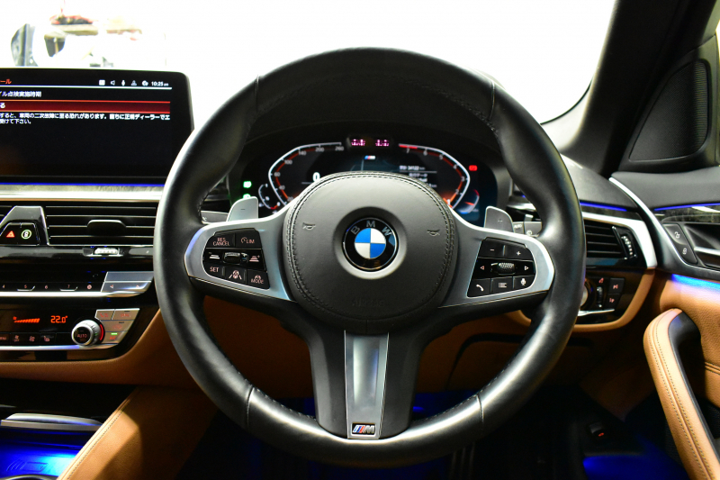 BMW 5シリーズ 540i Xﾄﾞﾗｲﾌﾞﾂｰﾘﾝｸﾞ Mｽﾎﾟｰﾂ LCI後期 4WD 全席ﾋｰﾀ付ｺﾆｬｯｸﾚｻﾞｰ 新ﾃﾞｻﾞｲﾝLEDﾍｯﾄﾞﾗｲﾄ ACC HUD LCW 可変ｻｽﾍﾟﾝｼｮﾝ 19AW Mｽﾎﾟｰﾂﾌﾞﾚｰｷ ﾗｲﾌﾞｺｸﾋﾟｯﾄ ﾌﾙｾｸﾞ全周囲ｶﾒﾗ 電動Rｹﾞｰﾄ ｽﾏｰﾄｷｰ 2年保証