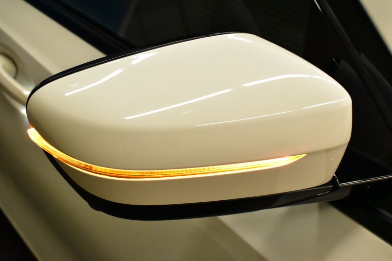 BMW 3シリーズ 320d Xﾄﾞﾗｲﾌﾞ Mｽﾎﾟｰﾂ 4WD ﾃﾞﾋﾞｭｰ&ｺﾝﾌｫｰﾄP ｻﾝﾙｰﾌ 全周囲ｶﾒﾗ ﾋｰﾀｰ付黒革電動ｽﾎﾟｰﾂｼｰﾄ 19AW 電動ﾄﾗﾝｸ ﾜｲﾔﾚｽ充電 追従ACC LEDﾍｯﾄﾞﾗｲﾄ ﾗｲﾌﾞｺｯｸﾋﾟｯﾄ ｱｯﾌﾟﾙｶｰﾌﾟﾚｲ  側面衝突&車線変更&逸脱&歩行者警告 液晶ﾒｰﾀｰ 後退ｱｼｽﾄ 2年保証