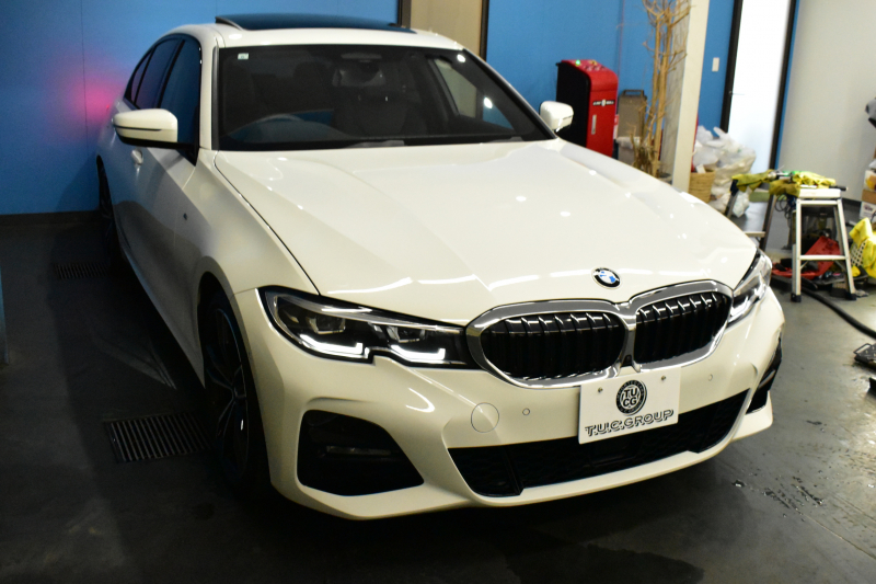 BMW 3シリーズ 320d Xﾄﾞﾗｲﾌﾞ Mｽﾎﾟｰﾂ 4WD ﾃﾞﾋﾞｭｰ&ｺﾝﾌｫｰﾄP ｻﾝﾙｰﾌ 全周囲ｶﾒﾗ ﾋｰﾀｰ付黒革電動ｽﾎﾟｰﾂｼｰﾄ 19AW 電動ﾄﾗﾝｸ ﾜｲﾔﾚｽ充電 追従ACC LEDﾍｯﾄﾞﾗｲﾄ ﾗｲﾌﾞｺｯｸﾋﾟｯﾄ ｱｯﾌﾟﾙｶｰﾌﾟﾚｲ  側面衝突&車線変更&逸脱&歩行者警告 液晶ﾒｰﾀｰ 後退ｱｼｽﾄ 2年保証