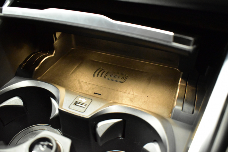 BMW 3シリーズ 320d Xﾄﾞﾗｲﾌﾞ Mｽﾎﾟｰﾂ 4WD ﾃﾞﾋﾞｭｰ&ｺﾝﾌｫｰﾄP ｻﾝﾙｰﾌ 全周囲ｶﾒﾗ ﾋｰﾀｰ付黒革電動ｽﾎﾟｰﾂｼｰﾄ 19AW 電動ﾄﾗﾝｸ ﾜｲﾔﾚｽ充電 追従ACC LEDﾍｯﾄﾞﾗｲﾄ ﾗｲﾌﾞｺｯｸﾋﾟｯﾄ ｱｯﾌﾟﾙｶｰﾌﾟﾚｲ  側面衝突&車線変更&逸脱&歩行者警告 液晶ﾒｰﾀｰ 後退ｱｼｽﾄ 2年保証