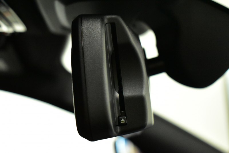 BMW 3シリーズ 320d Xﾄﾞﾗｲﾌﾞ Mｽﾎﾟｰﾂ 4WD ﾃﾞﾋﾞｭｰ&ｺﾝﾌｫｰﾄP ｻﾝﾙｰﾌ 全周囲ｶﾒﾗ ﾋｰﾀｰ付黒革電動ｽﾎﾟｰﾂｼｰﾄ 19AW 電動ﾄﾗﾝｸ ﾜｲﾔﾚｽ充電 追従ACC LEDﾍｯﾄﾞﾗｲﾄ ﾗｲﾌﾞｺｯｸﾋﾟｯﾄ ｱｯﾌﾟﾙｶｰﾌﾟﾚｲ  側面衝突&車線変更&逸脱&歩行者警告 液晶ﾒｰﾀｰ 後退ｱｼｽﾄ 2年保証