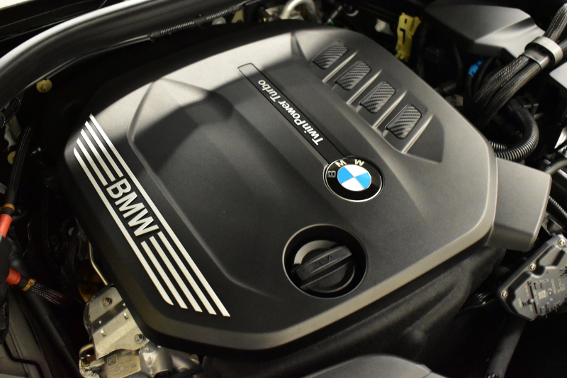 BMW 3シリーズ 320d Xﾄﾞﾗｲﾌﾞ Mｽﾎﾟｰﾂ 4WD ﾃﾞﾋﾞｭｰ&ｺﾝﾌｫｰﾄP ｻﾝﾙｰﾌ 全周囲ｶﾒﾗ ﾋｰﾀｰ付黒革電動ｽﾎﾟｰﾂｼｰﾄ 19AW 電動ﾄﾗﾝｸ ﾜｲﾔﾚｽ充電 追従ACC LEDﾍｯﾄﾞﾗｲﾄ ﾗｲﾌﾞｺｯｸﾋﾟｯﾄ ｱｯﾌﾟﾙｶｰﾌﾟﾚｲ  側面衝突&車線変更&逸脱&歩行者警告 液晶ﾒｰﾀｰ 後退ｱｼｽﾄ 2年保証