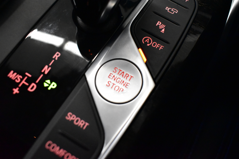 BMW 3シリーズ 320d Xﾄﾞﾗｲﾌﾞ Mｽﾎﾟｰﾂ 期間限定特別掲載！ 4WD ﾃﾞﾋﾞｭｰ&ｺﾝﾌｫｰﾄP ｻﾝﾙｰﾌ 全周囲ｶﾒﾗ ﾋｰﾀｰ付黒革電動ｽﾎﾟｰﾂｼｰﾄ 19AW 電動ﾄﾗﾝｸ ﾜｲﾔﾚｽ充電 追従ACC LEDﾍｯﾄﾞﾗｲﾄ ﾗｲﾌﾞｺｯｸﾋﾟｯﾄ ｱｯﾌﾟﾙｶｰﾌﾟﾚｲ  側面衝突&車線変更&逸脱&歩行者警告 液晶ﾒｰﾀｰ 2年保証