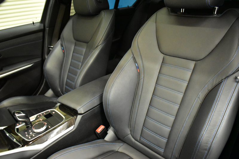 BMW 3シリーズ 320d Xﾄﾞﾗｲﾌﾞ Mｽﾎﾟｰﾂ 4WD ﾃﾞﾋﾞｭｰ&ｺﾝﾌｫｰﾄP ｻﾝﾙｰﾌ 全周囲ｶﾒﾗ ﾋｰﾀｰ付黒革電動ｽﾎﾟｰﾂｼｰﾄ 19AW 電動ﾄﾗﾝｸ ﾜｲﾔﾚｽ充電 追従ACC LEDﾍｯﾄﾞﾗｲﾄ ﾗｲﾌﾞｺｯｸﾋﾟｯﾄ ｱｯﾌﾟﾙｶｰﾌﾟﾚｲ  側面衝突&車線変更&逸脱&歩行者警告 液晶ﾒｰﾀｰ 後退ｱｼｽﾄ 2年保証