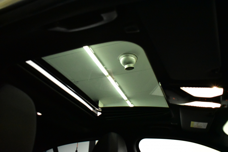 BMW 3シリーズ 320d Xﾄﾞﾗｲﾌﾞ Mｽﾎﾟｰﾂ 4WD ﾃﾞﾋﾞｭｰ&ｺﾝﾌｫｰﾄP ｻﾝﾙｰﾌ 全周囲ｶﾒﾗ ﾋｰﾀｰ付黒革電動ｽﾎﾟｰﾂｼｰﾄ 19AW 電動ﾄﾗﾝｸ ﾜｲﾔﾚｽ充電 追従ACC LEDﾍｯﾄﾞﾗｲﾄ ﾗｲﾌﾞｺｯｸﾋﾟｯﾄ ｱｯﾌﾟﾙｶｰﾌﾟﾚｲ  側面衝突&車線変更&逸脱&歩行者警告 液晶ﾒｰﾀｰ 後退ｱｼｽﾄ 2年保証