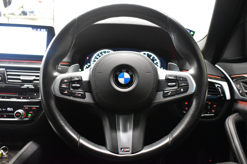 BMW 5シリーズ 540i Xﾄﾞﾗｲﾌﾞ Mｽﾎﾟｰﾂ 4WD 1ｵｰﾅｰ ﾃﾞﾋﾞｭｰ&ﾊｲﾗｲﾝP 全席ﾋｰﾀｰ付黒革 ｿﾌﾄｸﾛｰｽﾞﾄﾞｱ 可変ｻｽ Mｽﾎﾟｰﾂﾌﾞﾚｰｷ LEDﾍｯﾄﾞﾗｲﾄ 液晶ﾒｰﾀｰ ACC HUD LCW ｼﾞｪｽﾁｬｰC対応 ﾀｯﾁﾊﾟﾈﾙﾅﾋﾞ全周囲ｶﾒﾗ 3Dﾋﾞｭｰ ﾌﾙｾｸﾞ 電動ﾄﾗﾝｸ 2年保証