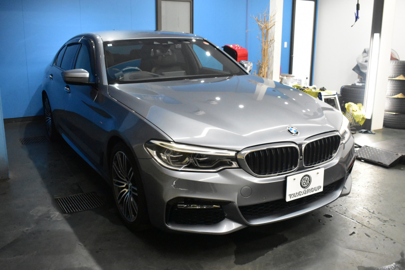 BMW 5シリーズ 540i Xﾄﾞﾗｲﾌﾞ Mｽﾎﾟｰﾂ 4WD 1ｵｰﾅｰ ﾃﾞﾋﾞｭｰ&ﾊｲﾗｲﾝP 全席ﾋｰﾀｰ付黒革 ｿﾌﾄｸﾛｰｽﾞﾄﾞｱ 可変ｻｽ Mｽﾎﾟｰﾂﾌﾞﾚｰｷ LEDﾍｯﾄﾞﾗｲﾄ 液晶ﾒｰﾀｰ ACC HUD LCW ｼﾞｪｽﾁｬｰC対応 ﾀｯﾁﾊﾟﾈﾙﾅﾋﾞ全周囲ｶﾒﾗ 3Dﾋﾞｭｰ ﾌﾙｾｸﾞ 電動ﾄﾗﾝｸ 2年保証