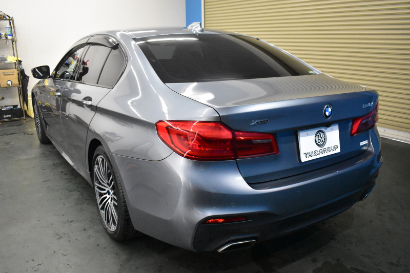 BMW 5シリーズ 540i Xﾄﾞﾗｲﾌﾞ Mｽﾎﾟｰﾂ 4WD 1ｵｰﾅｰ ﾃﾞﾋﾞｭｰ&ﾊｲﾗｲﾝP 全席ﾋｰﾀｰ付黒革 ｿﾌﾄｸﾛｰｽﾞﾄﾞｱ 可変ｻｽ Mｽﾎﾟｰﾂﾌﾞﾚｰｷ LEDﾍｯﾄﾞﾗｲﾄ 液晶ﾒｰﾀｰ ACC HUD LCW ｼﾞｪｽﾁｬｰC対応 ﾀｯﾁﾊﾟﾈﾙﾅﾋﾞ全周囲ｶﾒﾗ 3Dﾋﾞｭｰ ﾌﾙｾｸﾞ 電動ﾄﾗﾝｸ 2年保証