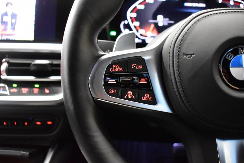 BMW 3シリーズ M340i Xﾄﾞﾗｲﾌﾞ 1ｵｰﾅｰ ｲﾉﾍﾞｰｼｮﾝP ﾋｰﾀｰ付黒革 全周囲ｶﾒﾗ ACC HUD ﾚｰｻﾞｰLEDﾗｲﾄ 可変Mｻｽ 19AW Mｽﾎﾟｰﾂﾌﾞﾚｰｷ&ﾃﾞﾌ ｼﾞｪｽﾁｬｰC付ﾀｯﾁﾊﾟﾈﾙﾅﾋﾞ ﾊｰﾏﾝｶｰﾄﾞﾝ 側面衝突&車線変更&逸脱警告 2年保証