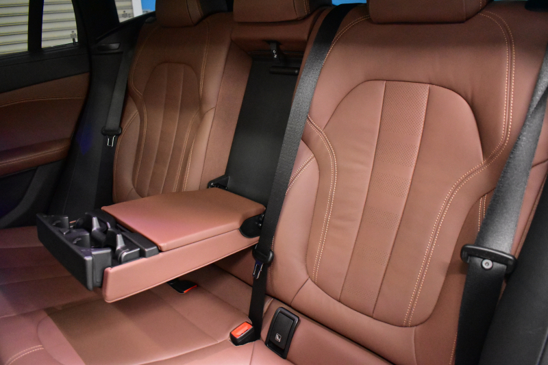 BMW X6 Xﾄﾞﾗｲﾌﾞ 35d Mｽﾎﾟｰﾂ ｺﾝﾌｫ-ﾄP ﾊﾟﾉﾗﾏｻﾝﾙｰﾌ 全席＆ｽﾃｱﾘﾝｸﾞﾋｰﾀｰ付ｺｰﾋｰ革 Fﾏｯｻｰｼﾞ＆ﾍﾞﾝﾁﾚｰｼｮﾝ LEDﾍｯﾄﾞACC HUD  harman/kardon LCW 22AW ｸﾘｽﾀﾙｼﾌﾄﾉﾌﾞ ｶｰﾎﾞﾝﾄﾘﾑ TVｼﾞｪｽﾁｬC付ﾀｯﾁﾊﾟﾈﾙﾅﾋﾞ全周囲ｶﾒﾗ 電動Rｹﾞｰﾄ 2年保証